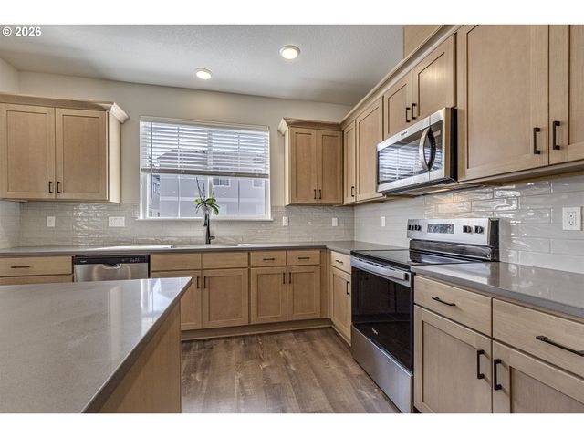 3382 Se BROOKWOOD Ave, Hillsboro, OR 97123