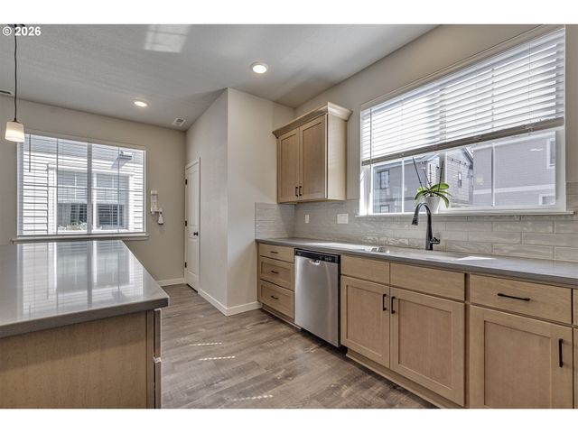 3382 Se BROOKWOOD Ave, Hillsboro, OR 97123