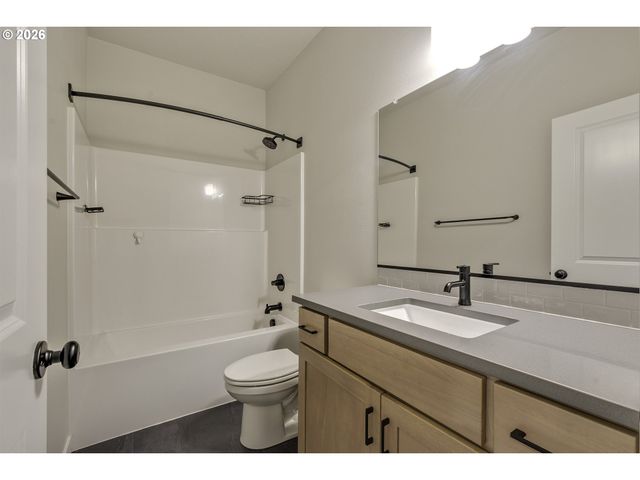 3382 Se BROOKWOOD Ave, Hillsboro, OR 97123