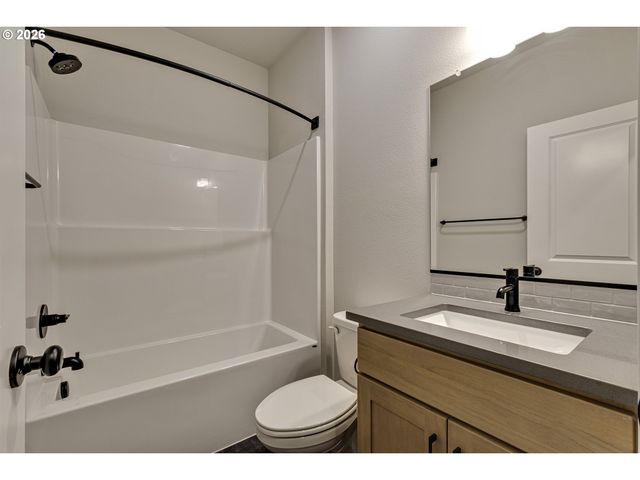 3382 Se BROOKWOOD Ave, Hillsboro, OR 97123