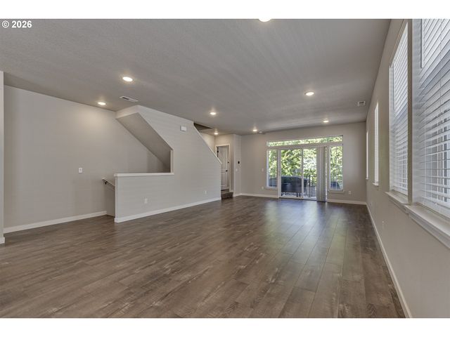 3382 Se BROOKWOOD Ave, Hillsboro, OR 97123