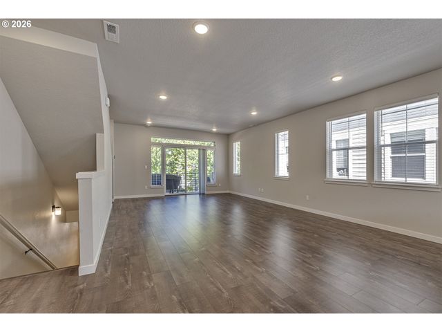 3382 Se BROOKWOOD Ave, Hillsboro, OR 97123
