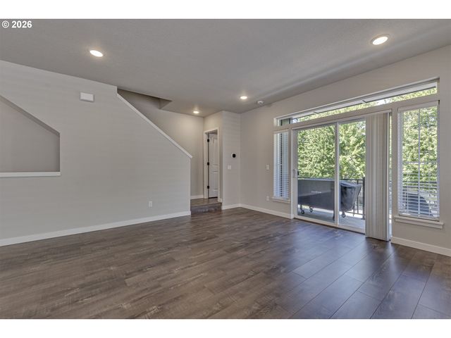 3382 Se BROOKWOOD Ave, Hillsboro, OR 97123