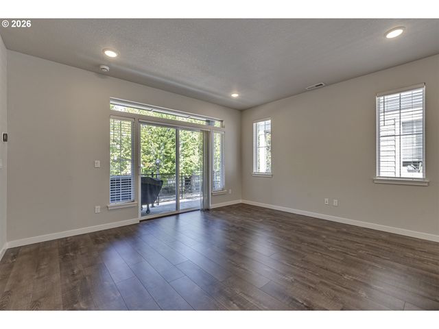 3382 Se BROOKWOOD Ave, Hillsboro, OR 97123