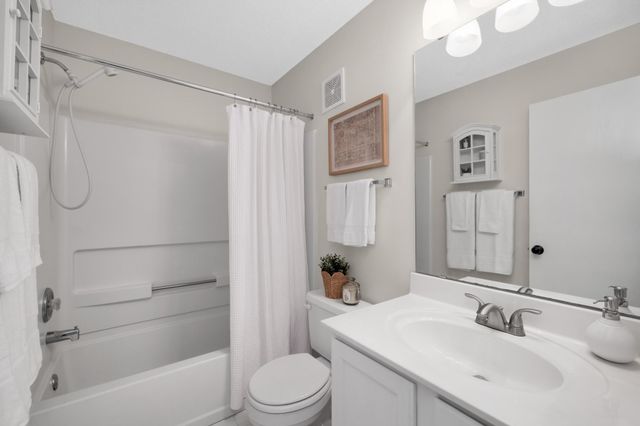 2198 Water Lilly Lane, Eagan, MN 55122