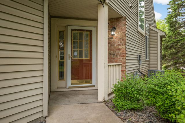 2198 Water Lilly Lane, Eagan, MN 55122