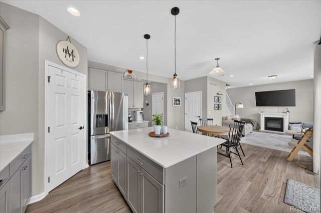 41372 Snowdon Drive, Clinton Charter Township, MI 48038