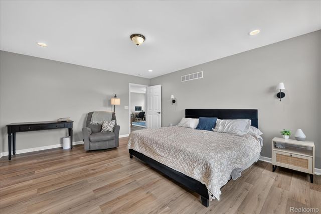 41372 Snowdon Drive, Clinton Charter Township, MI 48038