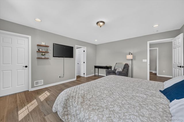 41372 Snowdon Drive, Clinton Charter Township, MI 48038