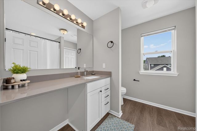 41372 Snowdon Drive, Clinton Charter Township, MI 48038