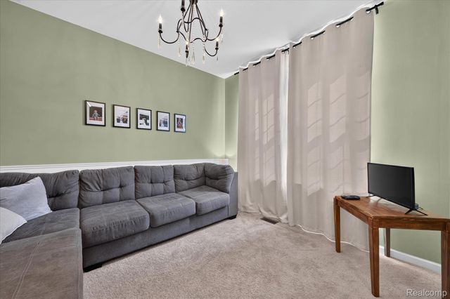 41372 Snowdon Drive, Clinton Charter Township, MI 48038