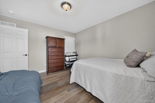 41372 Snowdon Drive, Clinton Charter Township, MI 48038
