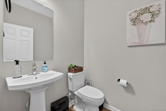 41372 Snowdon Drive, Clinton Charter Township, MI 48038