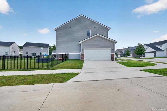 41372 Snowdon Drive, Clinton Charter Township, MI 48038