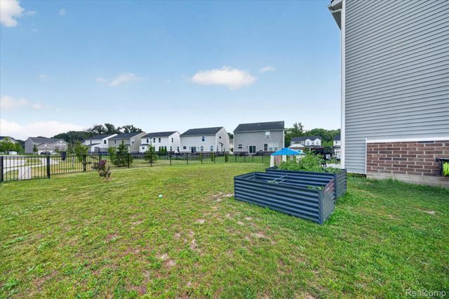 41372 Snowdon Drive, Clinton Charter Township, MI 48038