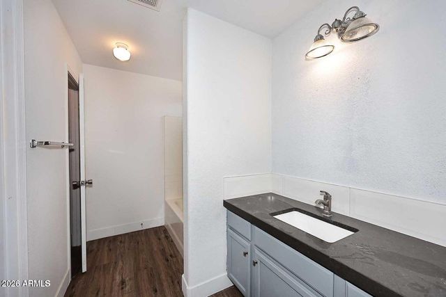 6222 W Warner Street, Phoenix, AZ 85043