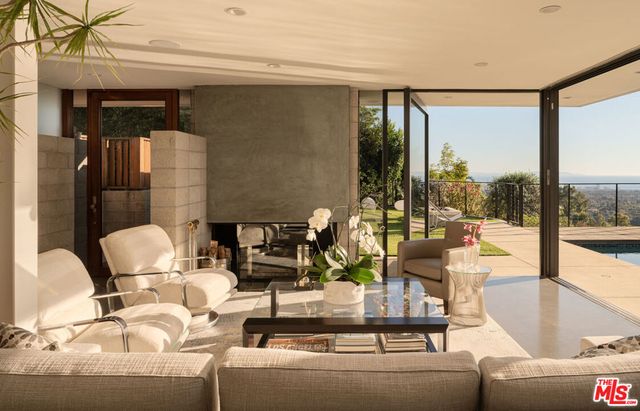 1215 Chickory Lane, Los Angeles, CA 90049