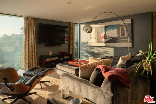 1215 Chickory Lane, Los Angeles, CA 90049