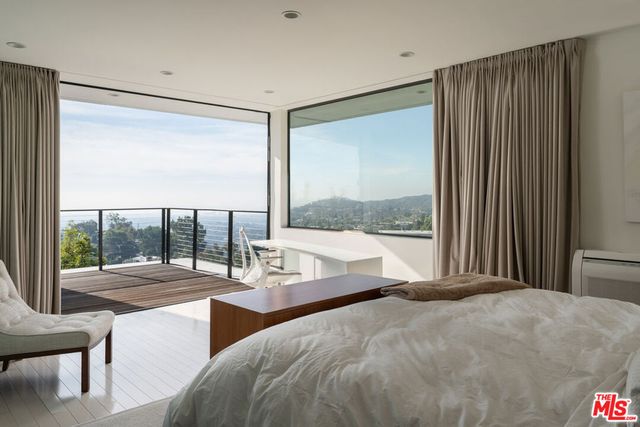 1215 Chickory Lane, Los Angeles, CA 90049