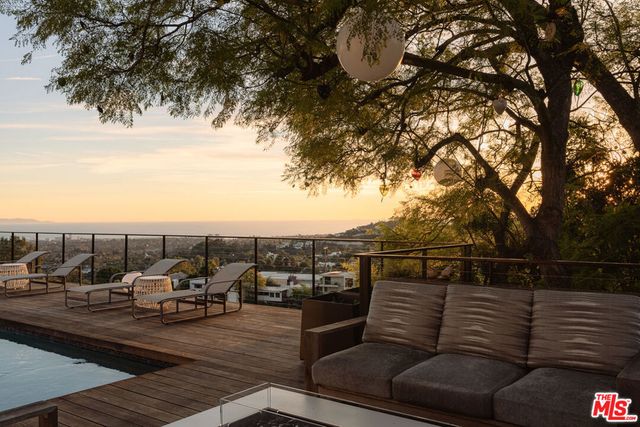 1215 Chickory Lane, Los Angeles, CA 90049