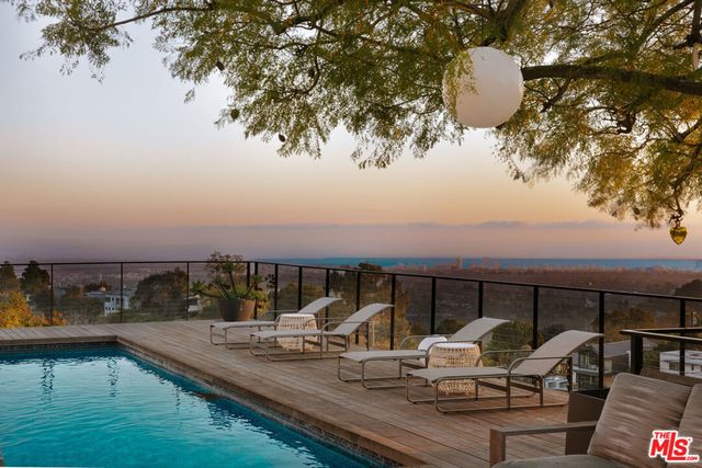 1215 Chickory Lane, Los Angeles, CA 90049