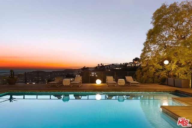 1215 Chickory Lane, Los Angeles, CA 90049