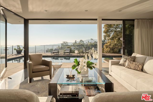 1215 Chickory Lane, Los Angeles, CA 90049