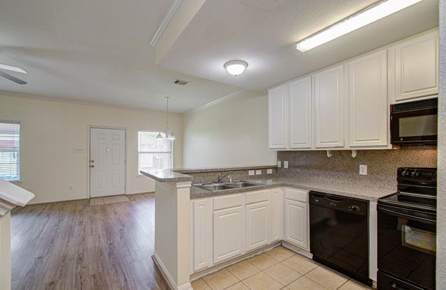 3815 Shire Valley Drive, Missouri City, TX 77459