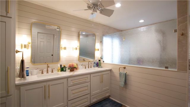 108 Tarpon Ct, Aransas Pass, TX 78336