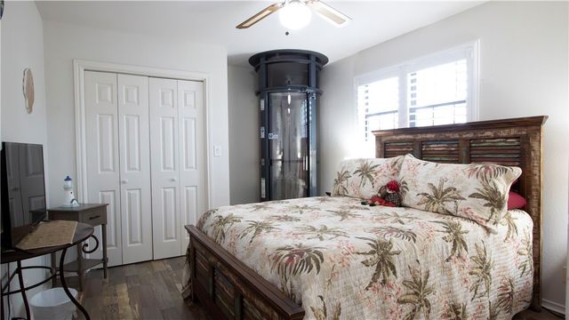 108 Tarpon Ct, Aransas Pass, TX 78336