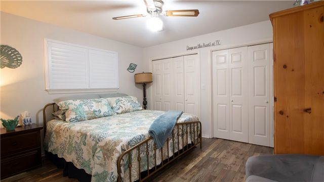 108 Tarpon Ct, Aransas Pass, TX 78336