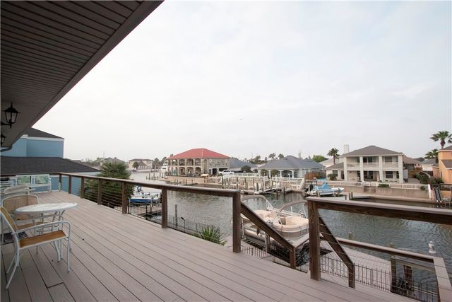 108 Tarpon Ct, Aransas Pass, TX 78336
