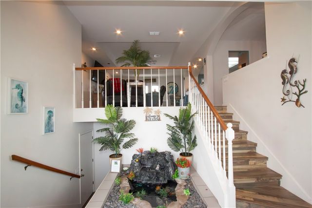 108 Tarpon Ct, Aransas Pass, TX 78336