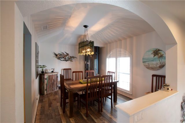 108 Tarpon Ct, Aransas Pass, TX 78336