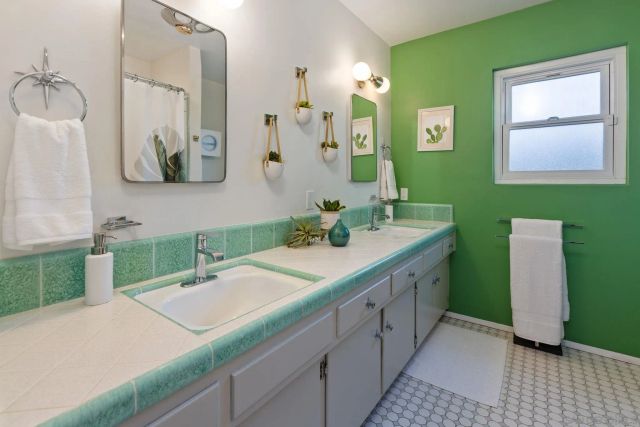 1920 Bernardo, Escondido, CA 92025