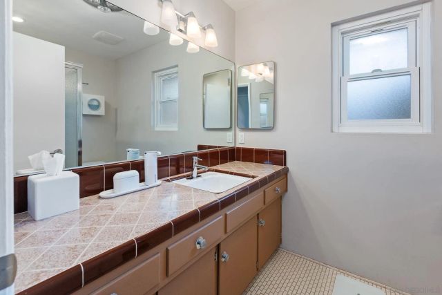 1920 Bernardo, Escondido, CA 92025