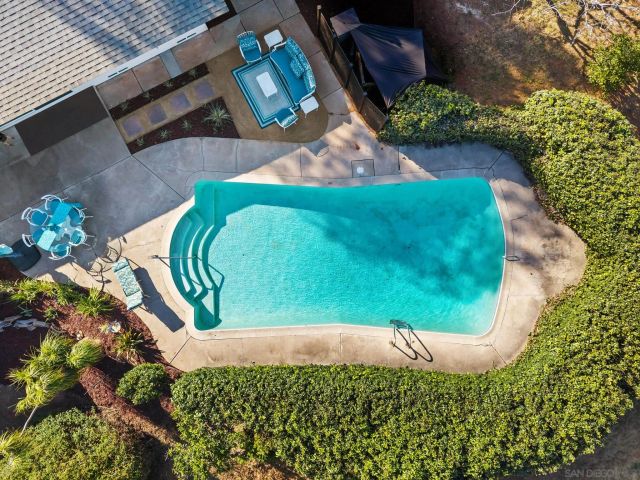 1920 Bernardo, Escondido, CA 92025