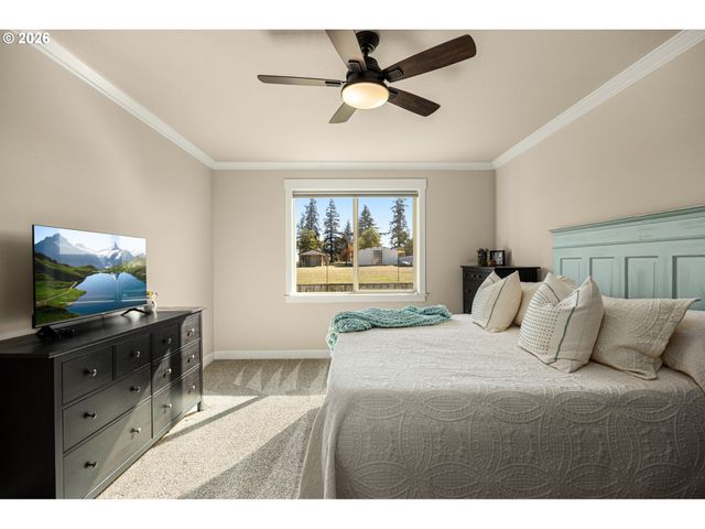 1054 VISTA OAKS Dr, Forest Grove, OR 97116
