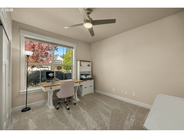 1054 VISTA OAKS Dr, Forest Grove, OR 97116