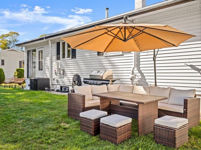 8 Francella Rd, Methuen, MA 01844