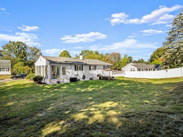 8 Francella Rd, Methuen, MA 01844