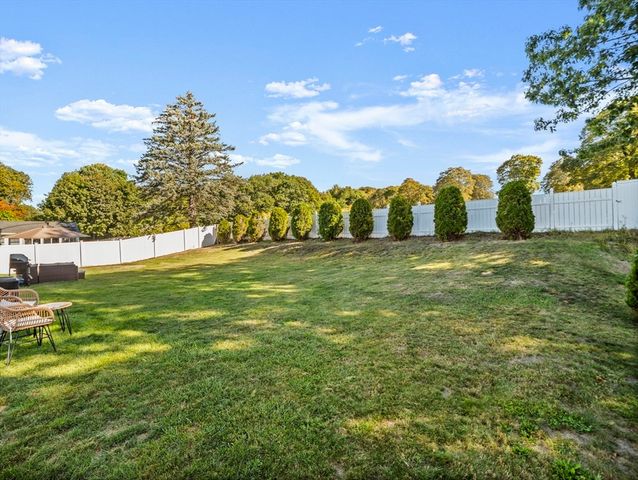 8 Francella Rd, Methuen, MA 01844