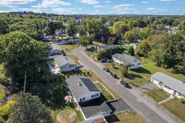 8 Francella Rd, Methuen, MA 01844