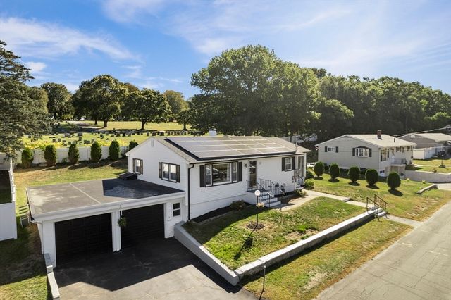 8 Francella Rd, Methuen, MA 01844