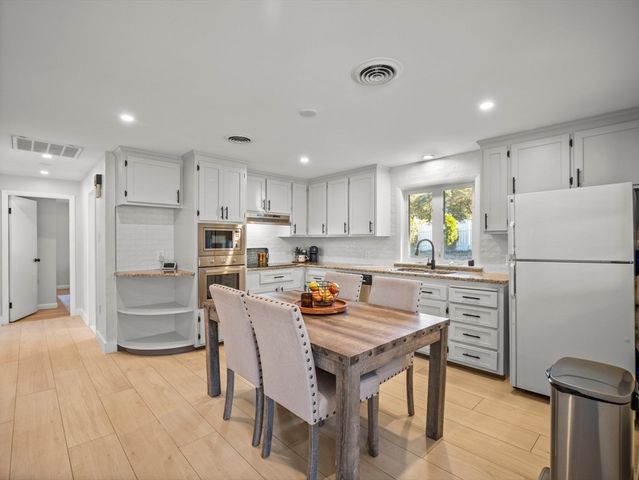 8 Francella Rd, Methuen, MA 01844