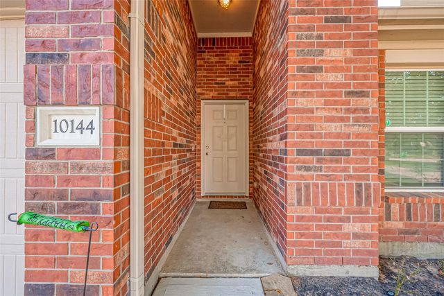 10144 Hidden Creek Falls Lane, Brookshire, TX 77423