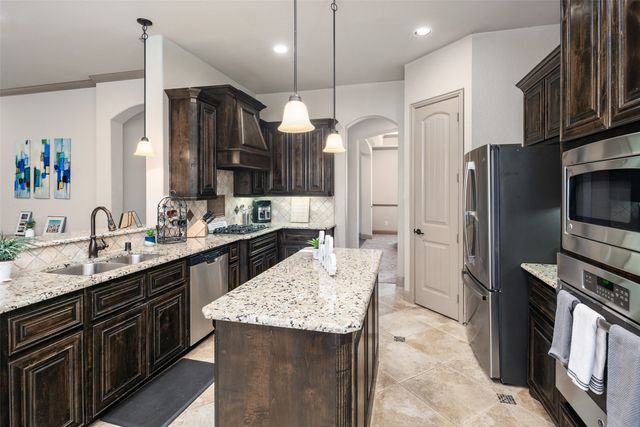 7825 Woodcreek Way, Sachse, TX 75048