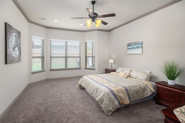 7825 Woodcreek Way, Sachse, TX 75048