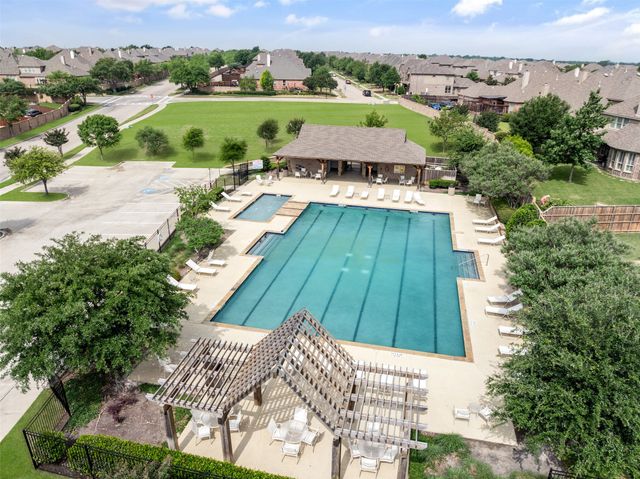 7825 Woodcreek Way, Sachse, TX 75048