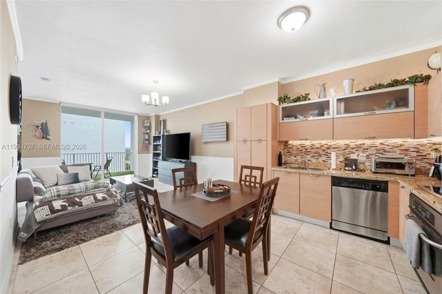 3180 SW 22nd Ter 804, Miami, FL 33145